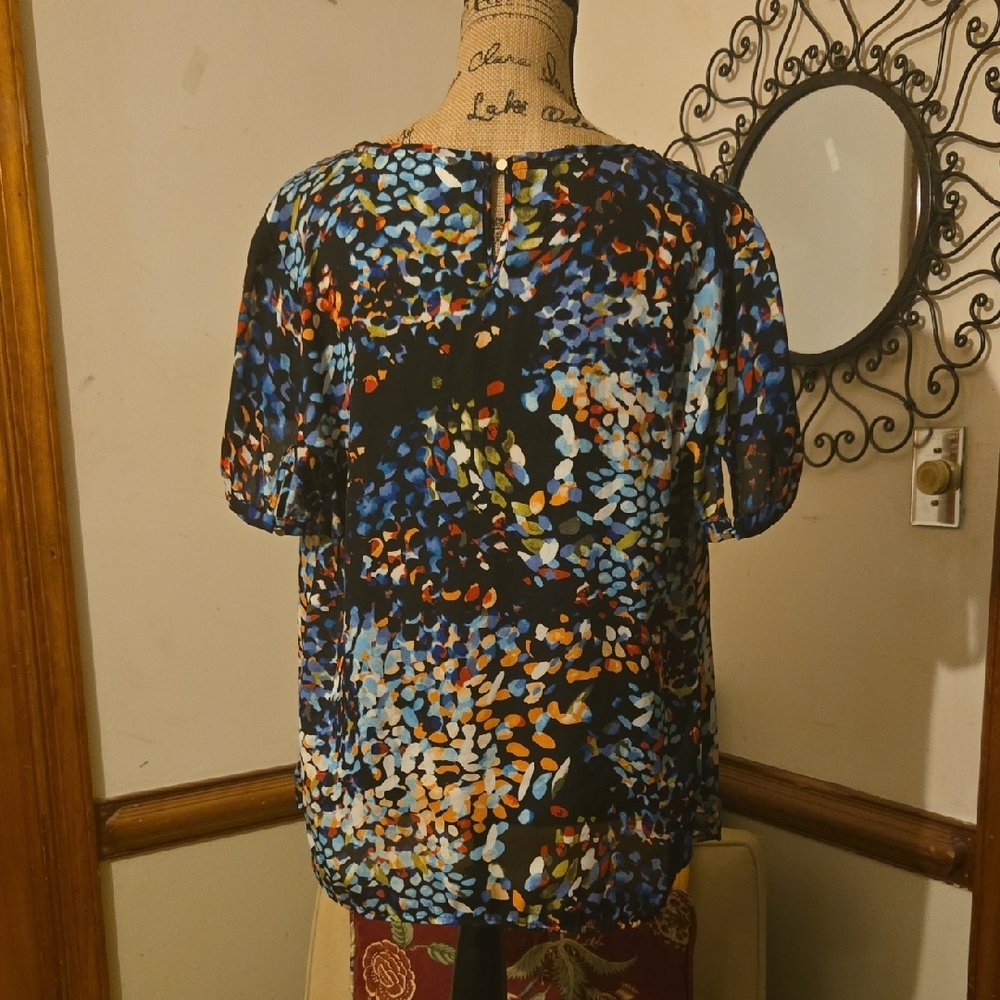 Multicolor Abstract Print Women's Top - Picture 5 of 10